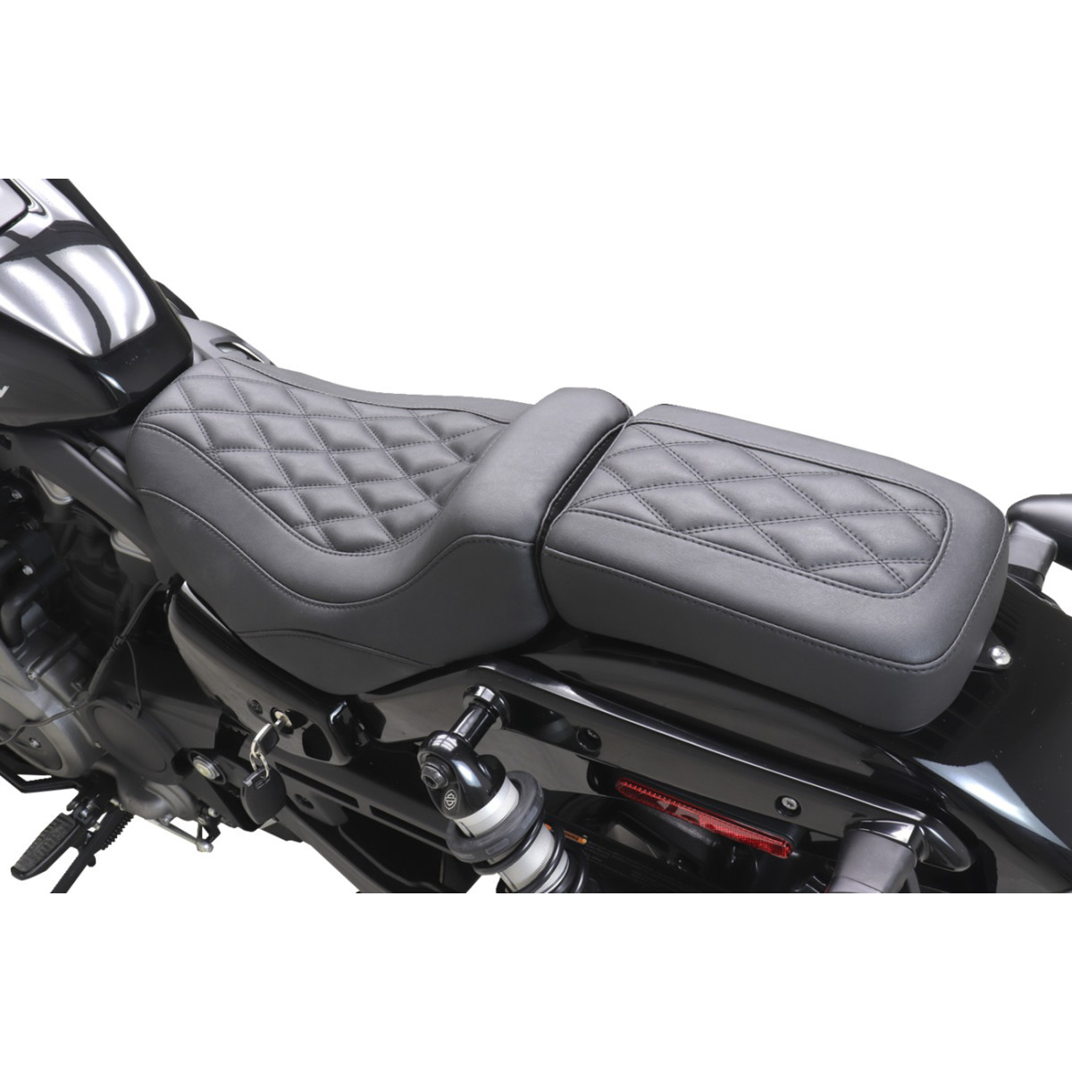Mustang #83101 - Tripper™ Passenger Seat - Double Diamond - Black Stitching - Nightster '22-'25
