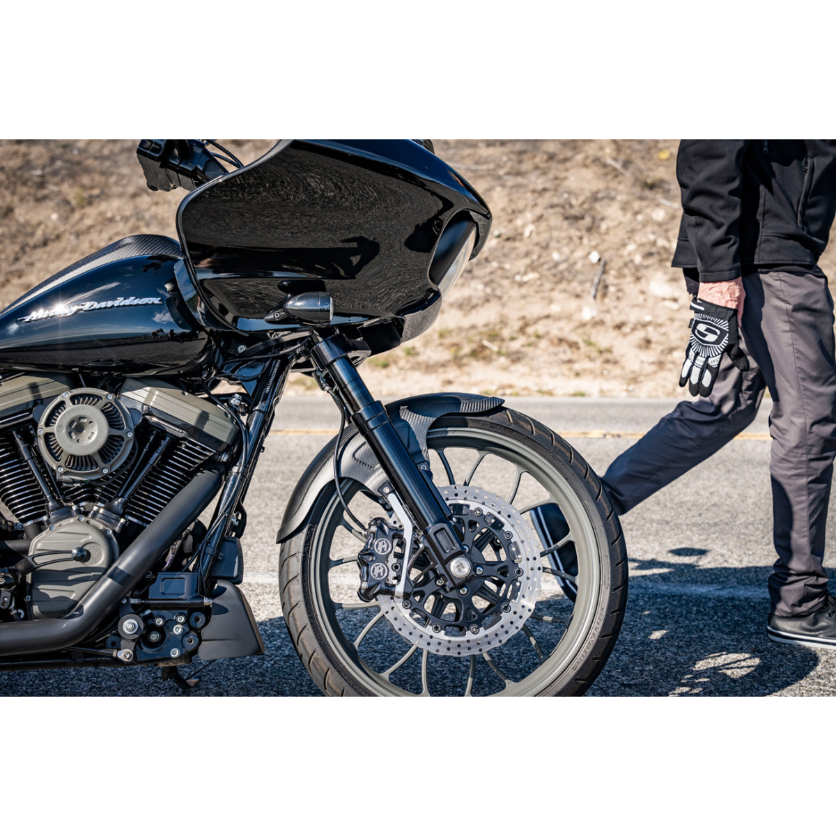 Saddlemen #CF-823-07-001 - Carbon Fiber Front Fender - Gloss - Touring '23-'25