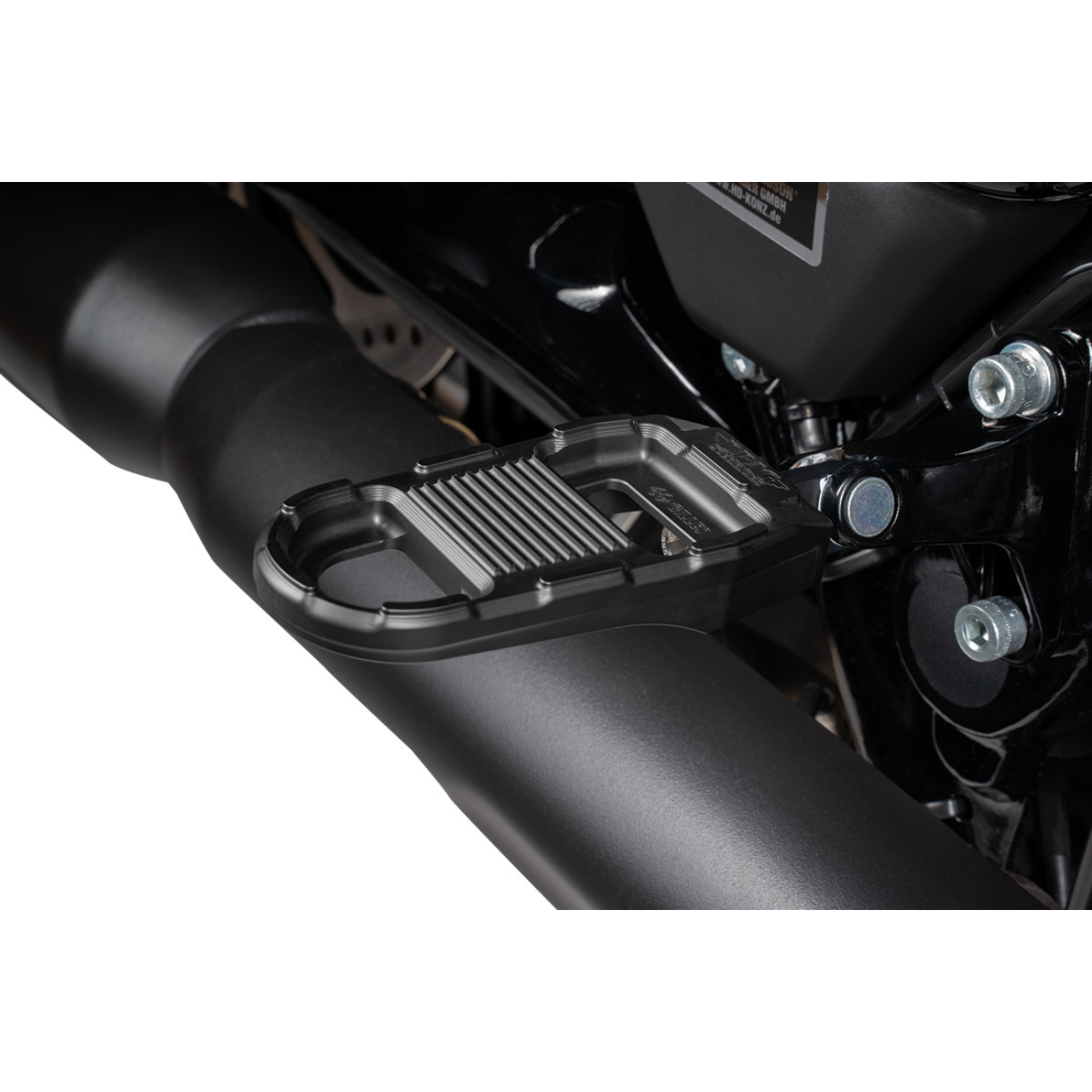 Drag Specialties - Adjustable Foot Pegs Designed by GIlles - Black