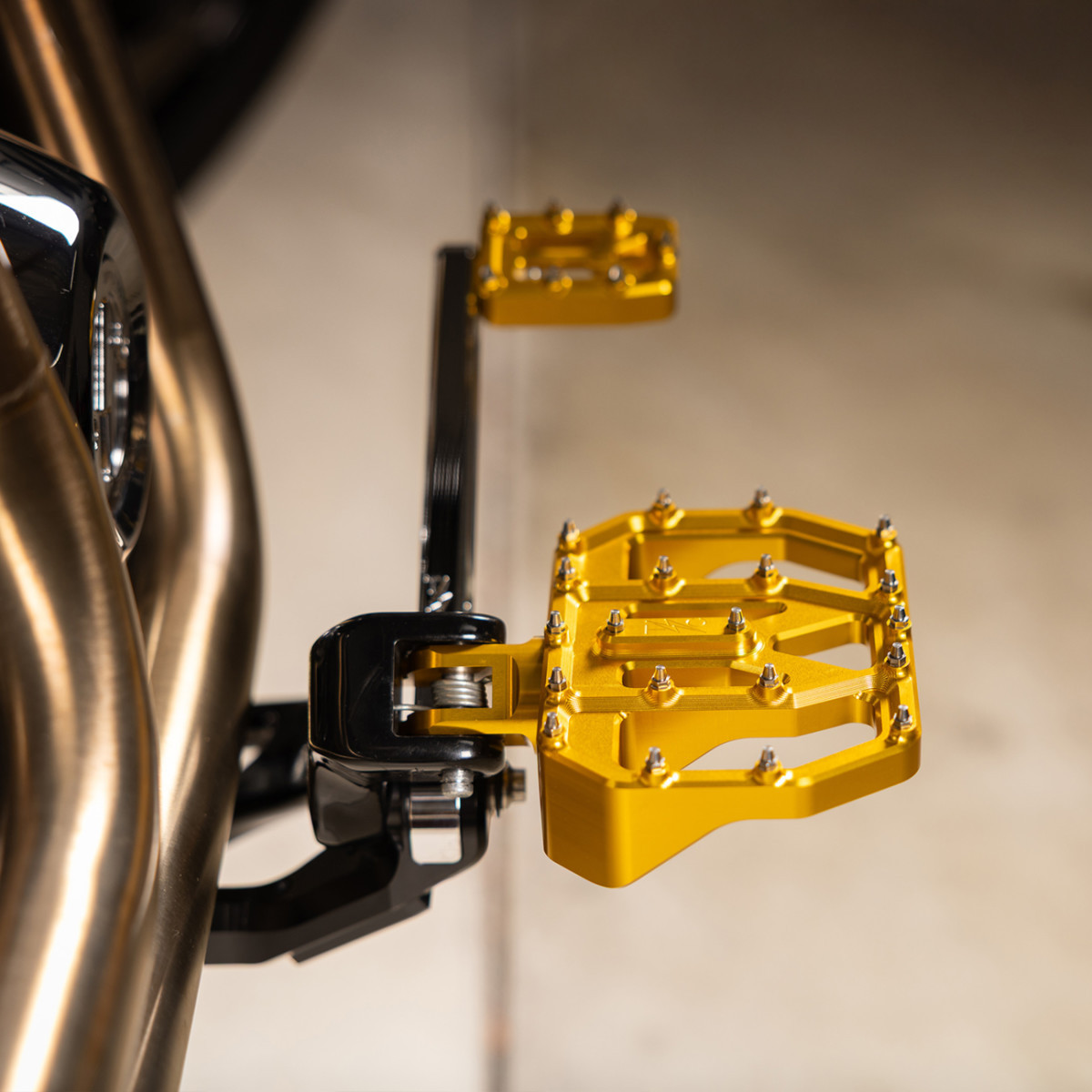 Thrashin Supply CO. #TSC-2031-5-D - Mini Aggressor Floorboards - Gold - Rear