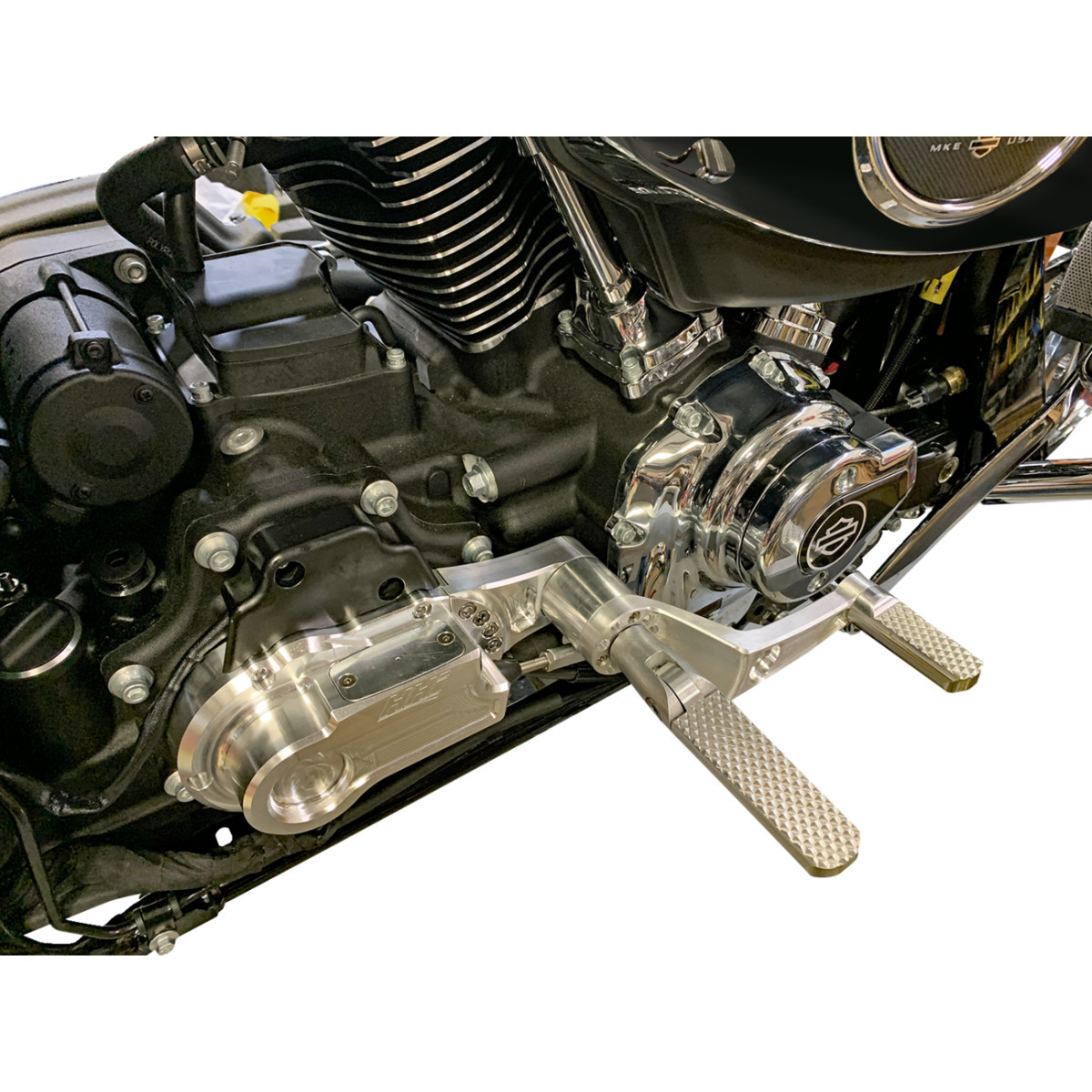 Hawg Halters #MCK-FC24GS-FK - Dominator Mid Controls - with Pegs - Gold