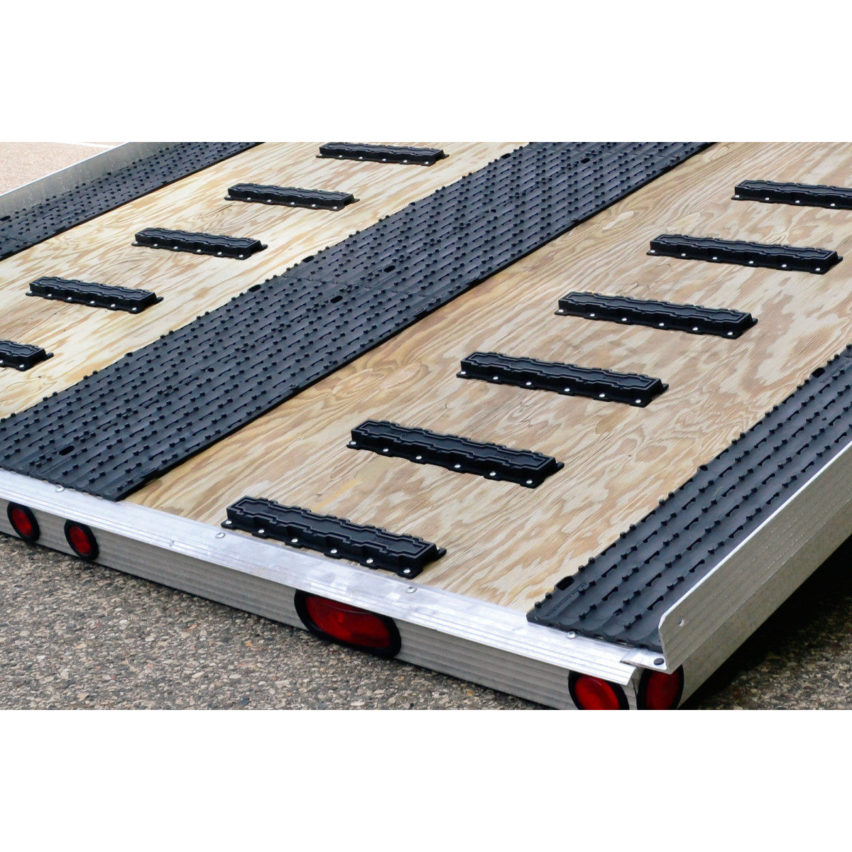 Caliber #13200 - Trailer Grips - Black