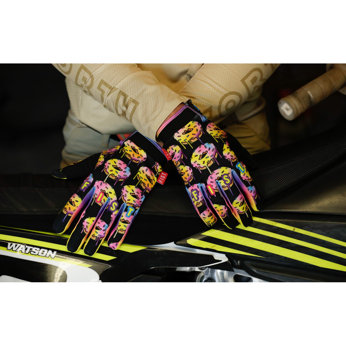 Fist Handwear #F-GS-01520-S - Strapped Caroline Buchanan Red Label Sprinkle Fades Gloves - Small