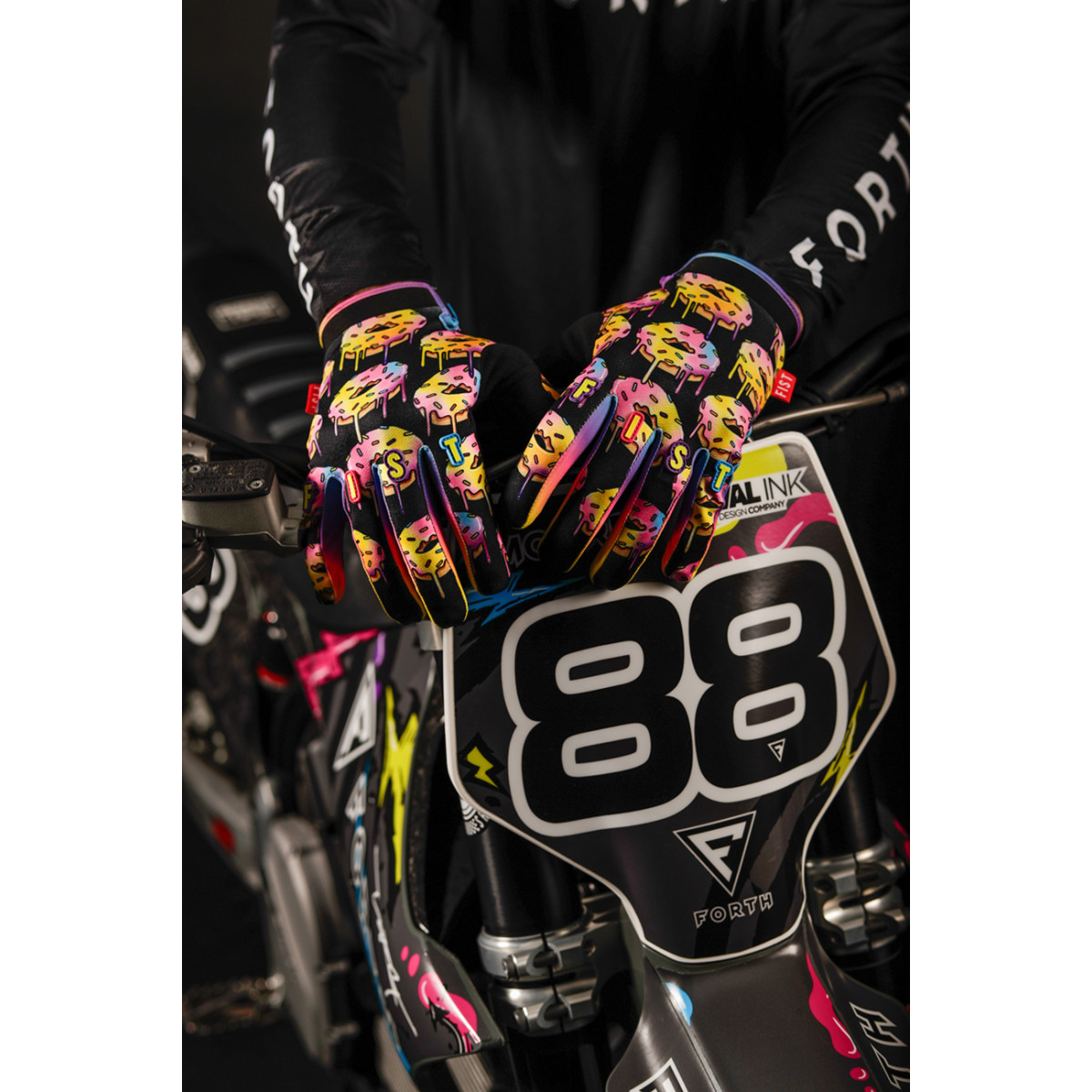 Fist Handwear #F-GS-01520-XL - Strapped Caroline Buchanan Red Label Sprinkle Fades Gloves - XL
