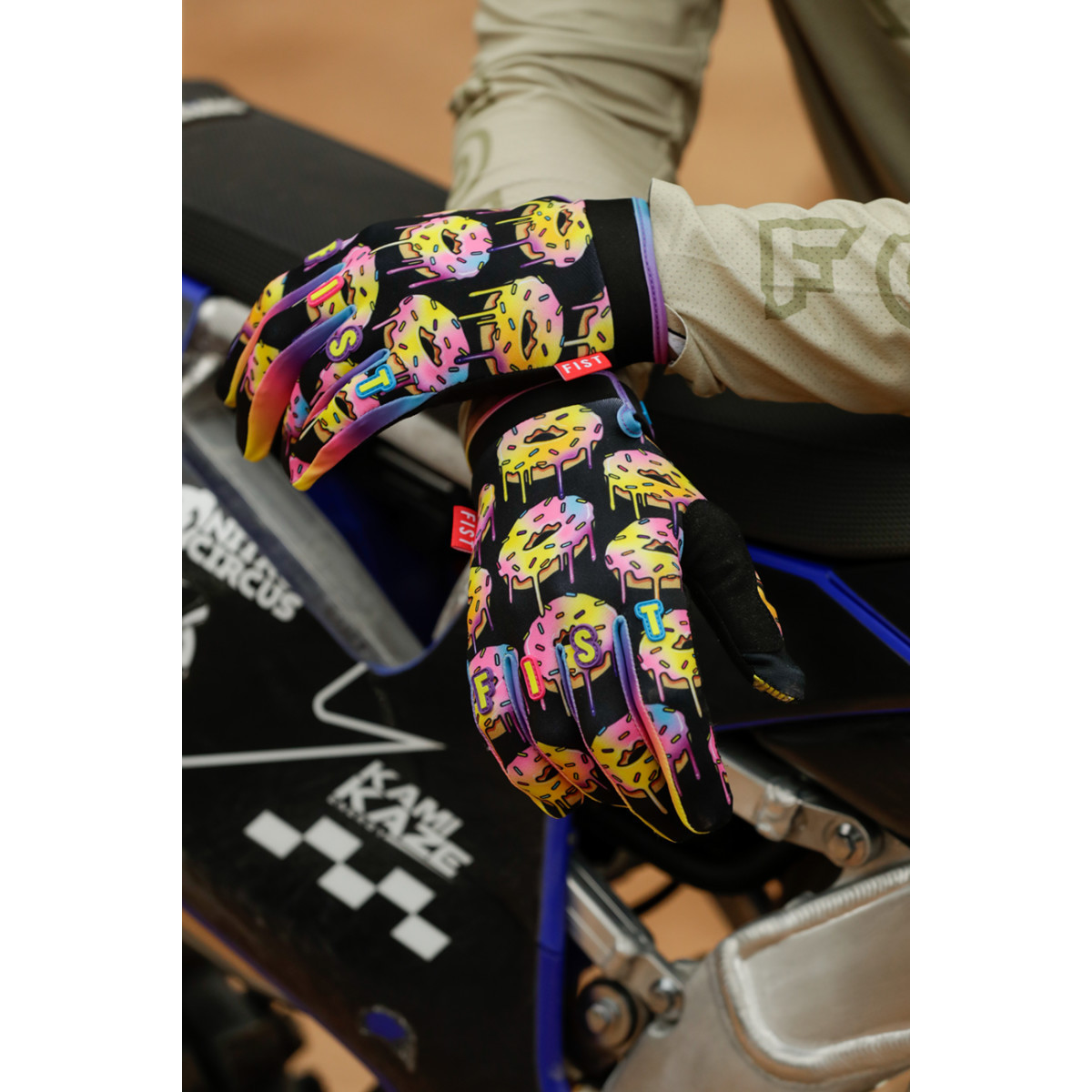 Fist Handwear #F-GS-01520-XL - Strapped Caroline Buchanan Red Label Sprinkle Fades Gloves - XL