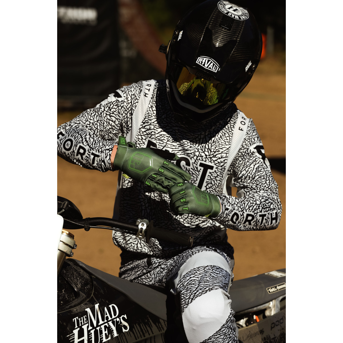 Fist Handwear #F-GS-01529-M - Strapped Earth Stocker Gloves - Olive - Medium