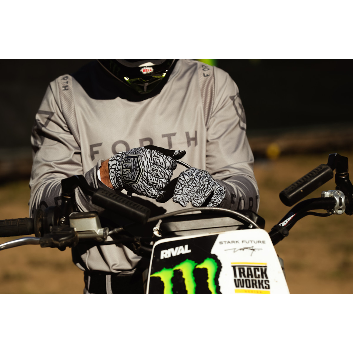 Fist Handwear #F-GS-01431-XL - Strapped Elephant Gloves - XL