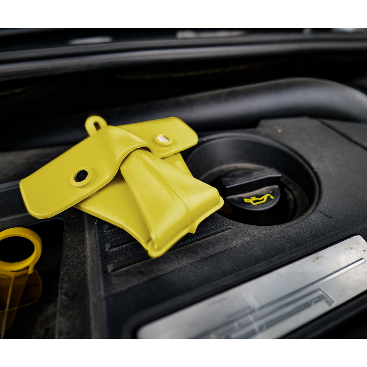 Caliber #13592 - Funnel - Flexible/Foldable - Medium - Yellow