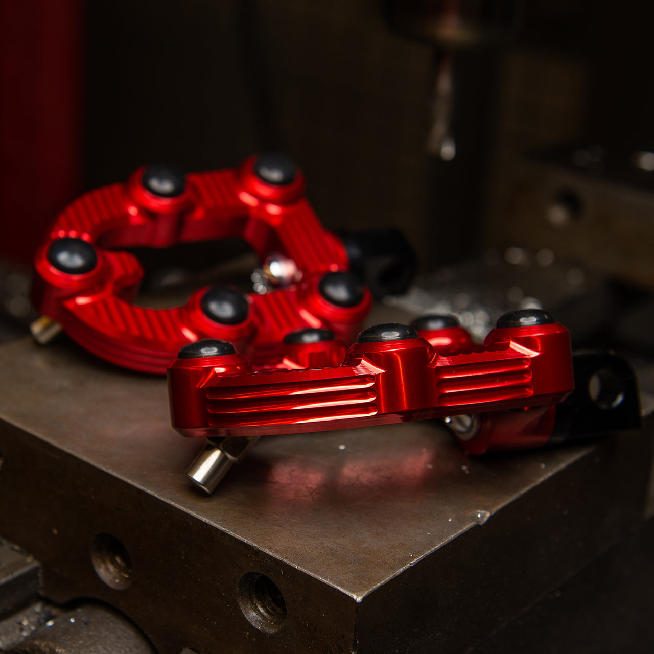 Arlen Ness #400-012 - Ness-MX Footpegs, Red - 18-up Softail Driver