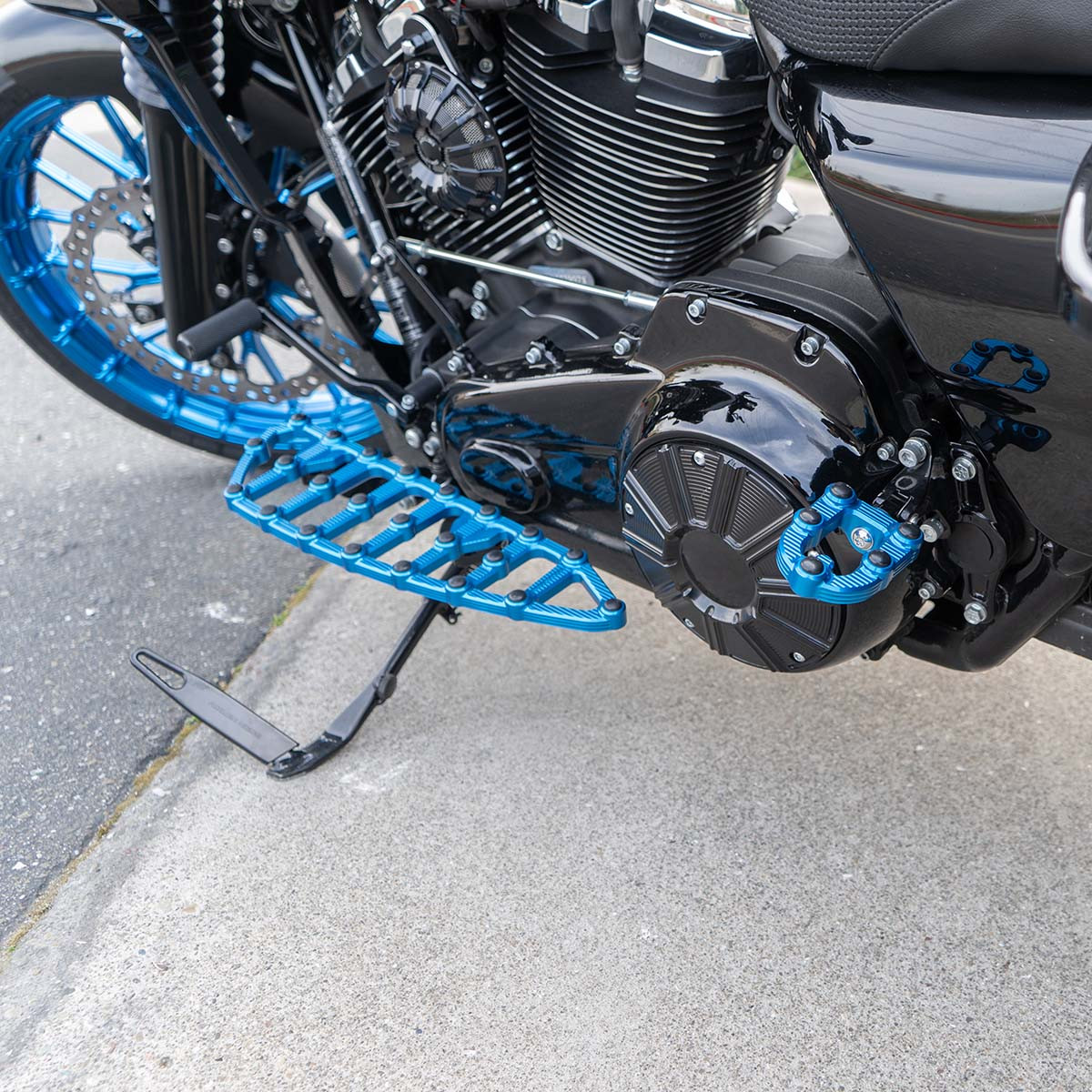 Arlen Ness #400-002 - Ness-MX Footpegs, Blue - Standard Male Mount