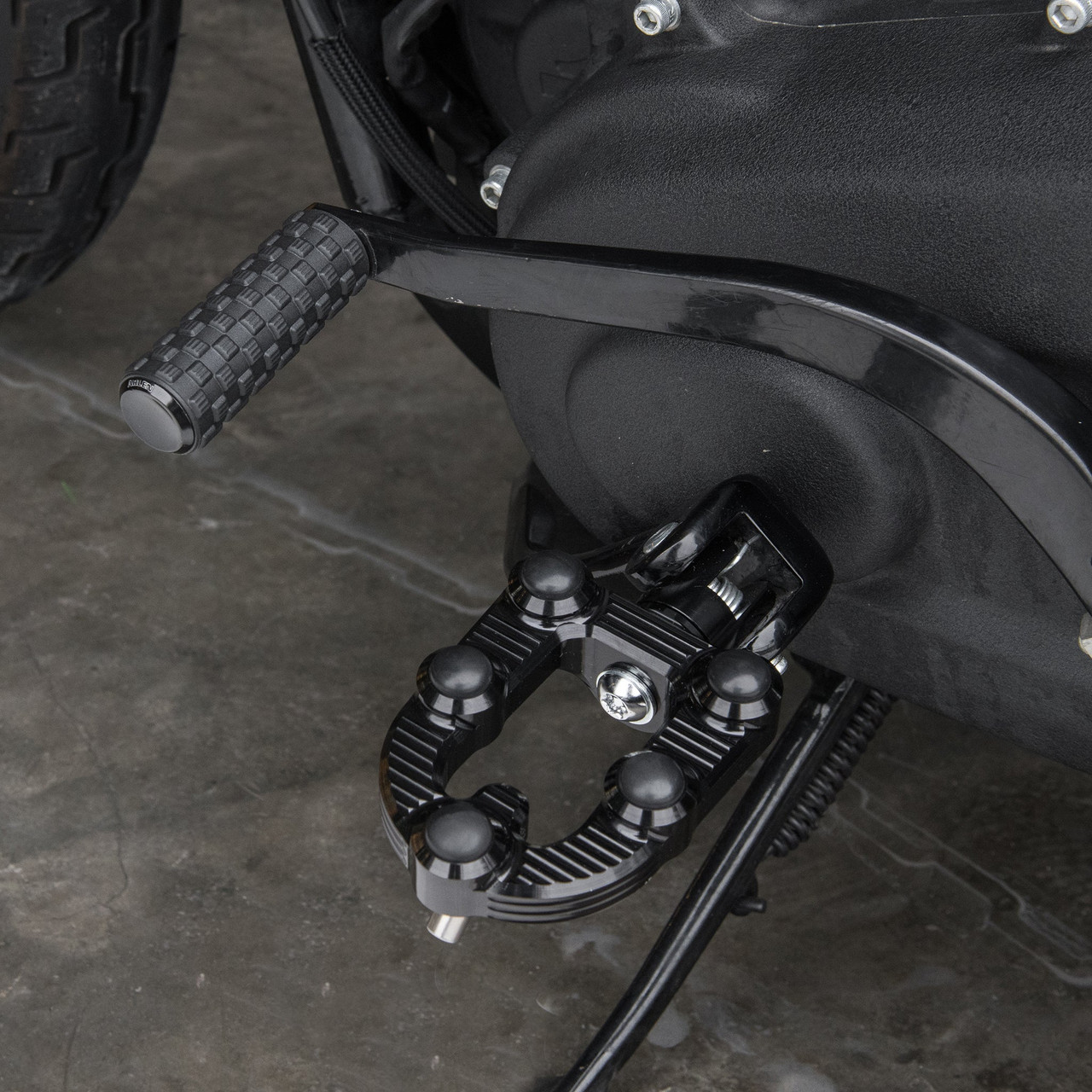 Arlen Ness #400-000 - Ness-MX Footpegs, Black - Standard Male Mount