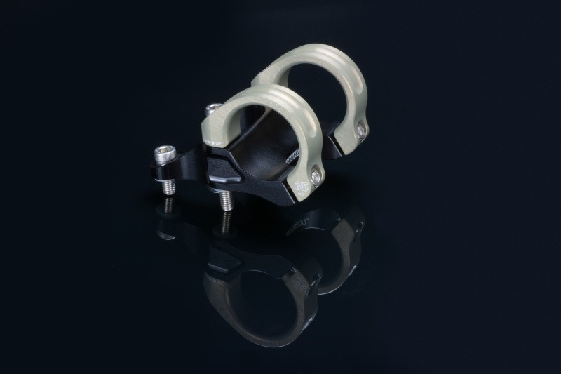 Renthal STM114-BKAG Renthal Integra 35 Handlebar Clamp 45 mm./ +10 Rise
