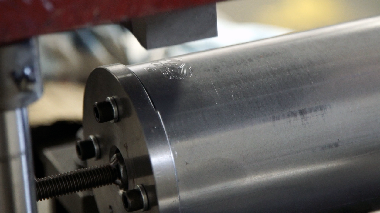 Vance & Hines #16674 - 4-1/2" Torquer Slip-On Mufflers - Chrome