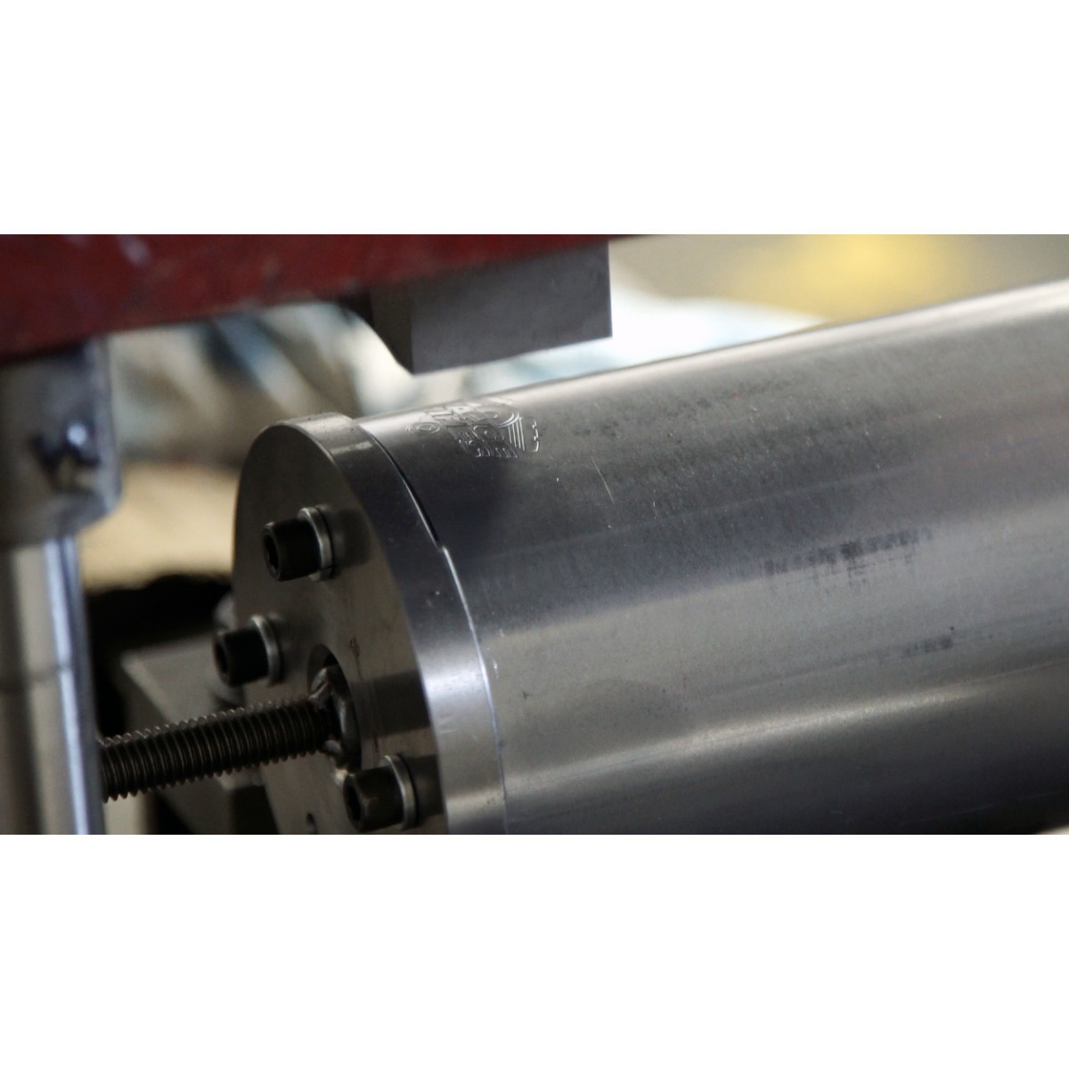 Vance & Hines #46674 - 4-1/2" Torquer Slip-On Mufflers - Black