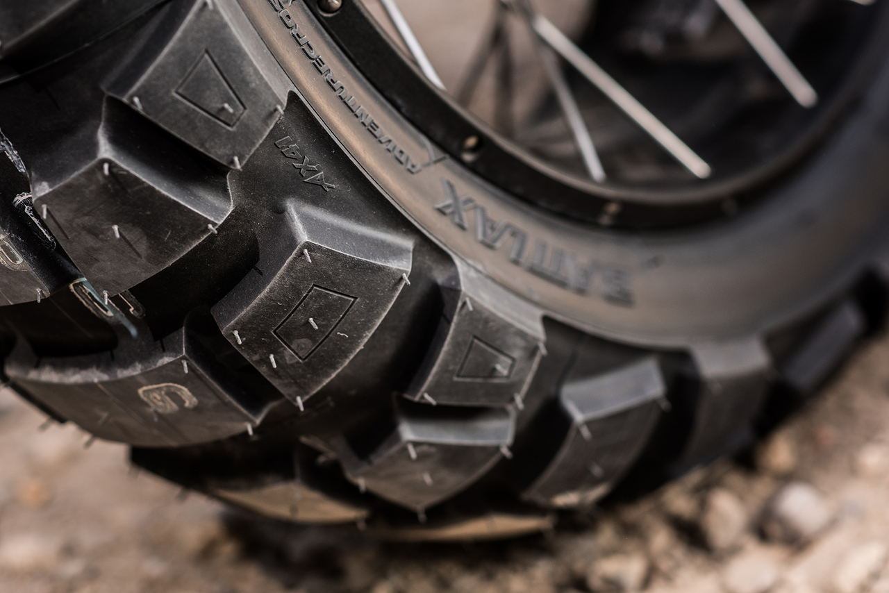 Tire - AX41 - 150/70B17 - 69Q