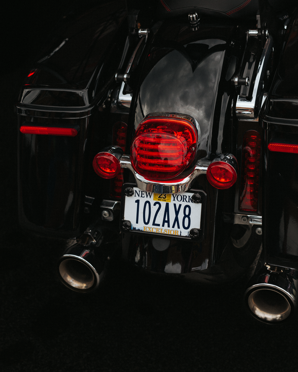 Custom Dynamics #PB-TL-LP-R - Taillight - without License Plate Illumination Window - Red