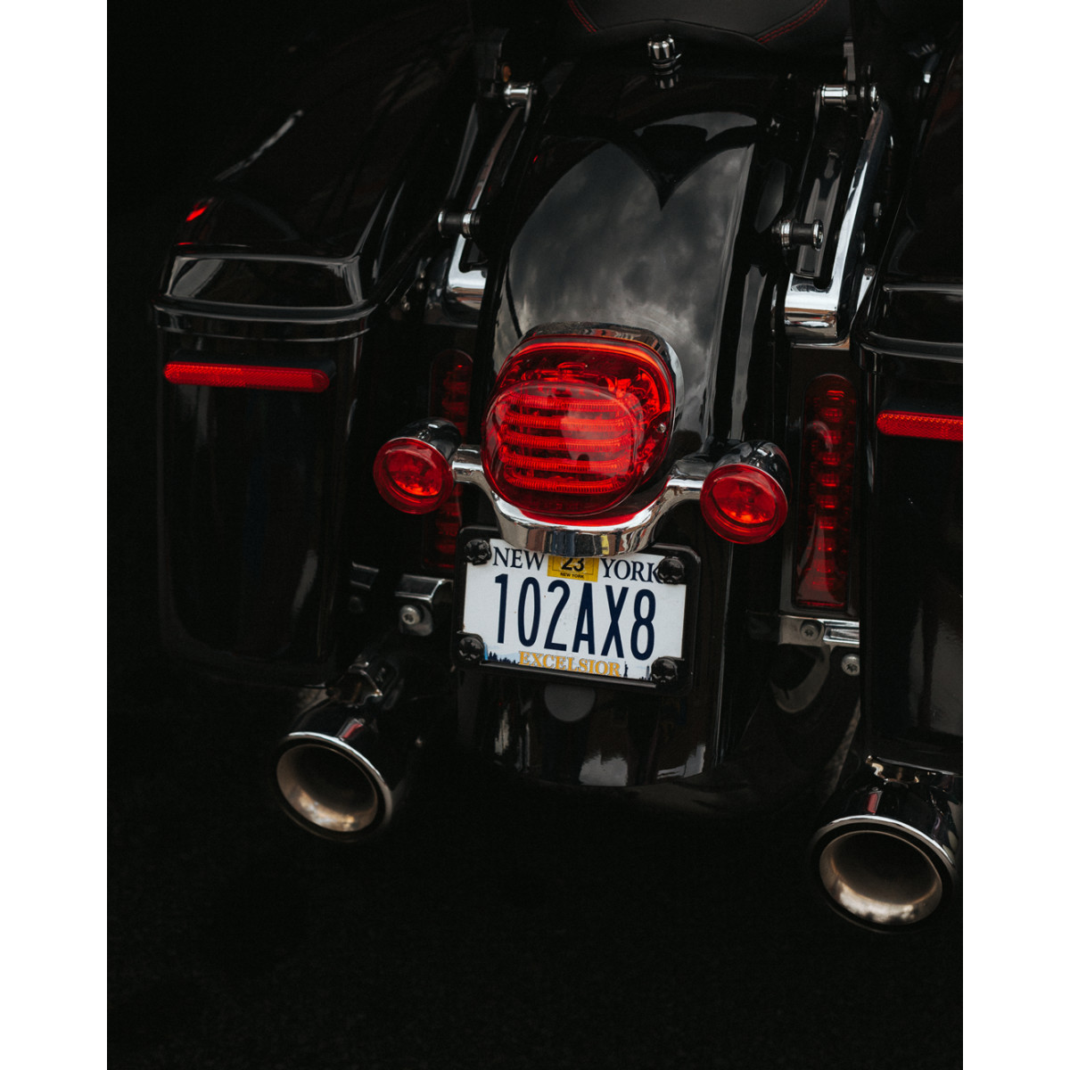 Custom Dynamics #PB-TL-LP-R - Taillight - without License Plate Illumination Window - Red