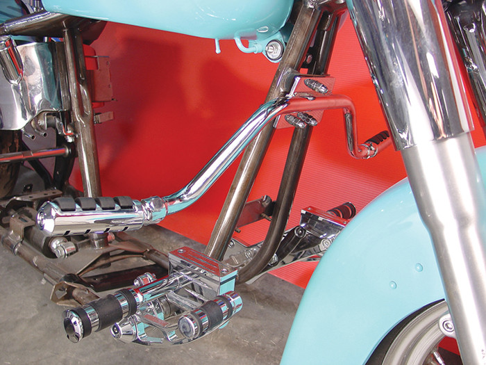 V-Twin - Mustache Highway Bar Kit with Cats Paw Footpeg