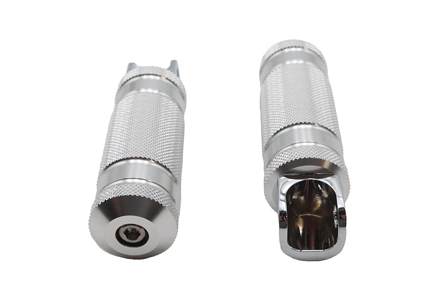 Wyatt Gatling #17-0956KB - Silver Knurled Four Grooved Footpeg Set