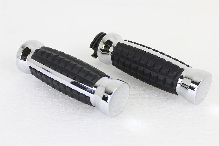 Wyatt Gatling #78452 - Alligator Style Grip Set Chrome