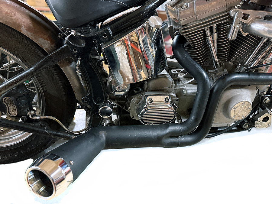 V-Twin - Cyclone 1-3/4 inch 2 into 1 Exhaust Header Set Black