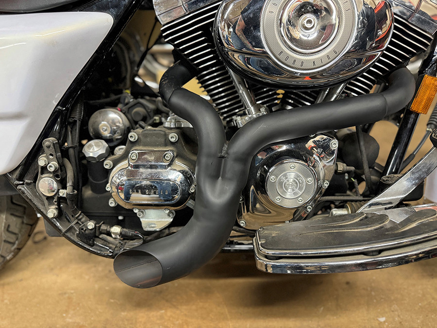 V-Twin - Factory Sample Wyatt Gatling Ground Pounder Exhaust System