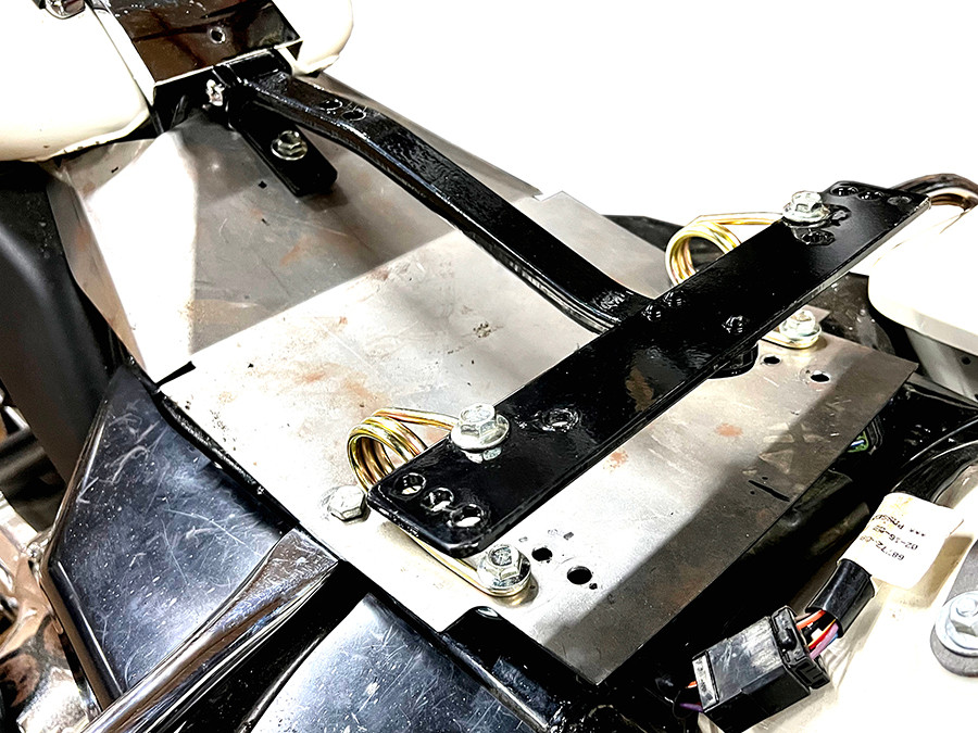 V-Twin - FLT Solo Seat Mount Kit