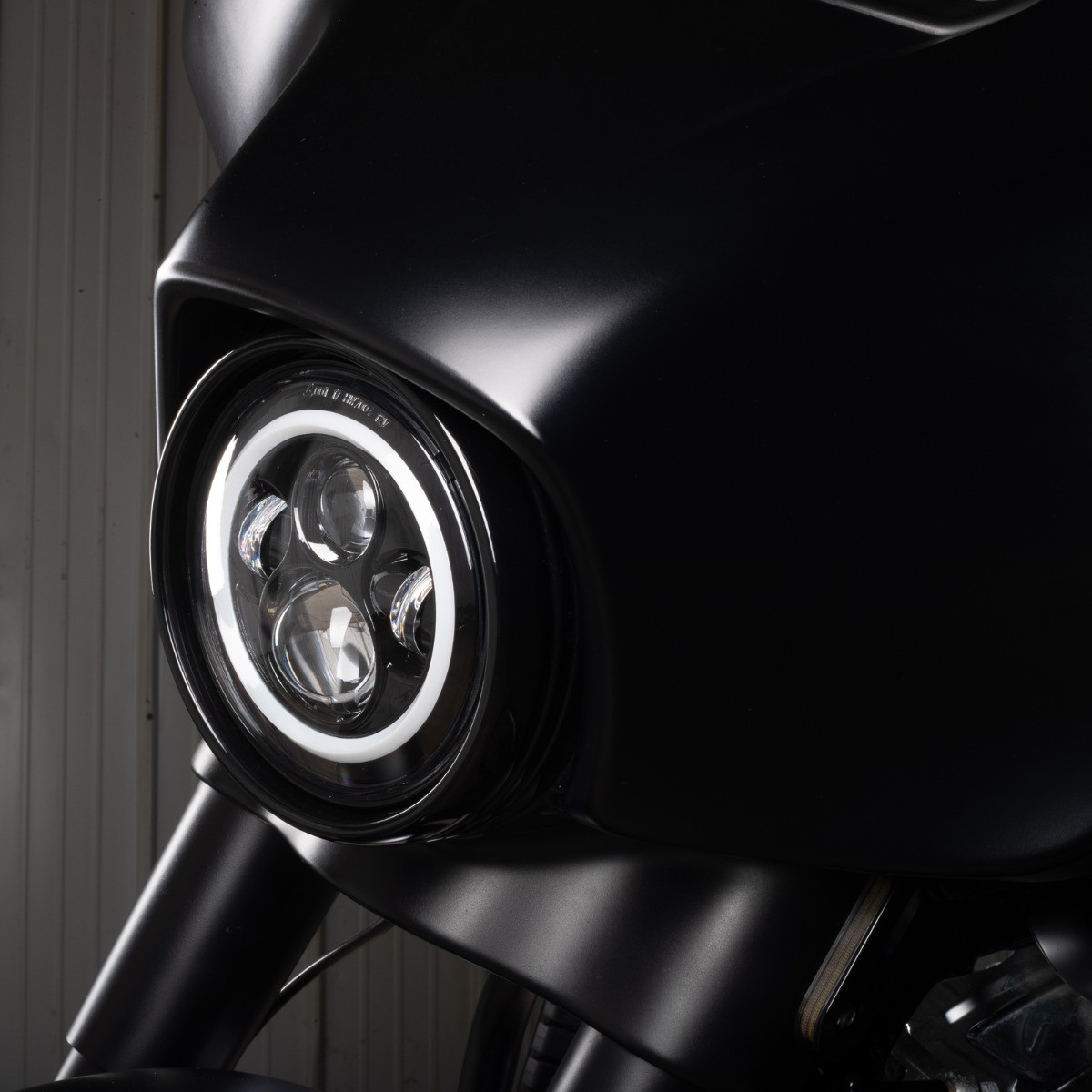 Hogworks 7" Led Black Halomaker® Headlight (daymaker Replacement) for Harley® Touring & Softail