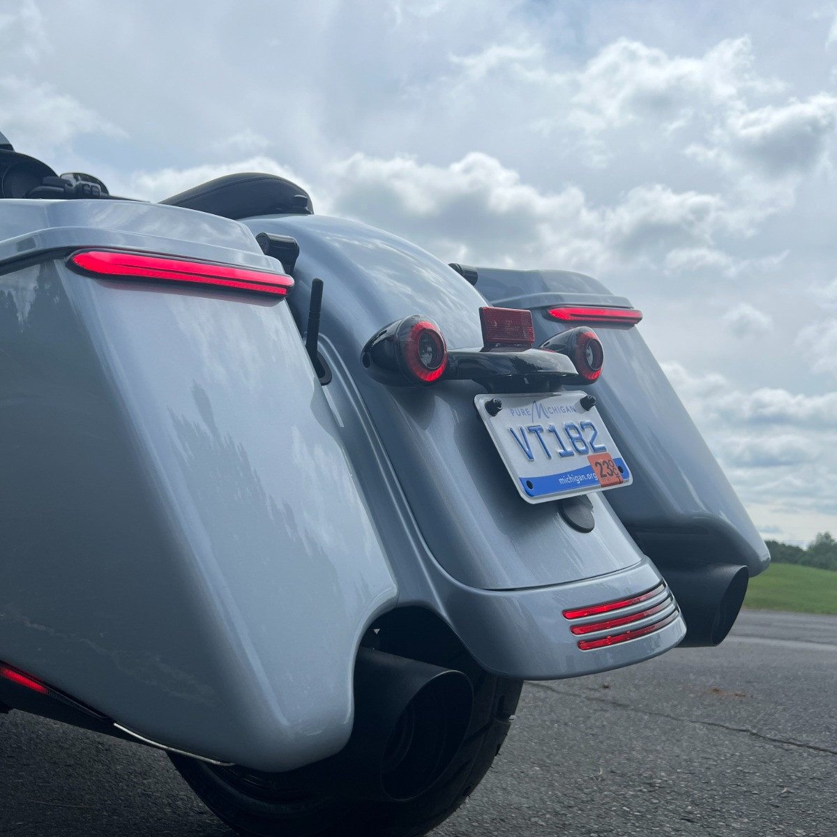 Hogworks Slimz Led Saddlebag Lights for Harley® Touring '14-'25 | Red Lens