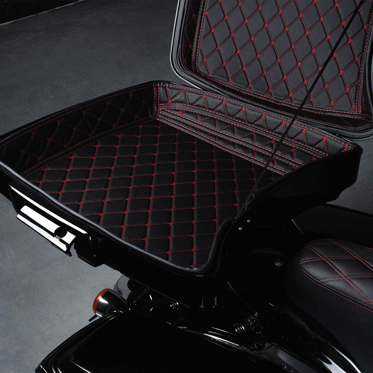 Hogworks Hogworkz® Razor Tour Pack Liner | Black w/ Red Stitching