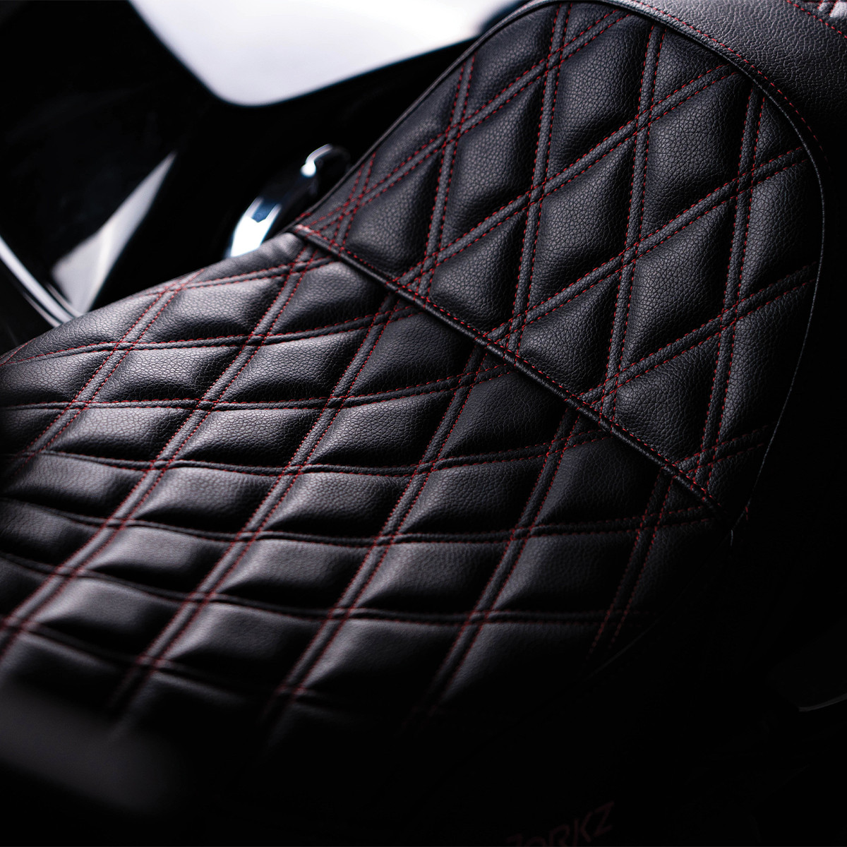 Hogworks Rise Up Seat for Harley® Touring '08-'25 (diamond / Red Stitch)