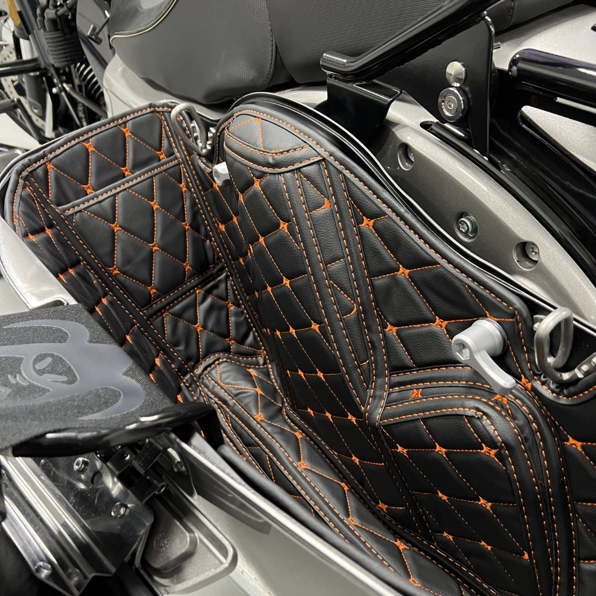 Hogworks Hogworkz® Saddlebag Liners for Harley® Street Glide & Road Glide '24-'25 | Black w/ Orange Stitching