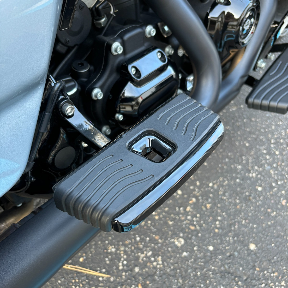 Hogworks Hogworkz® Riot Passenger Floorboards for Harley® Touring & Softail '86-'25
