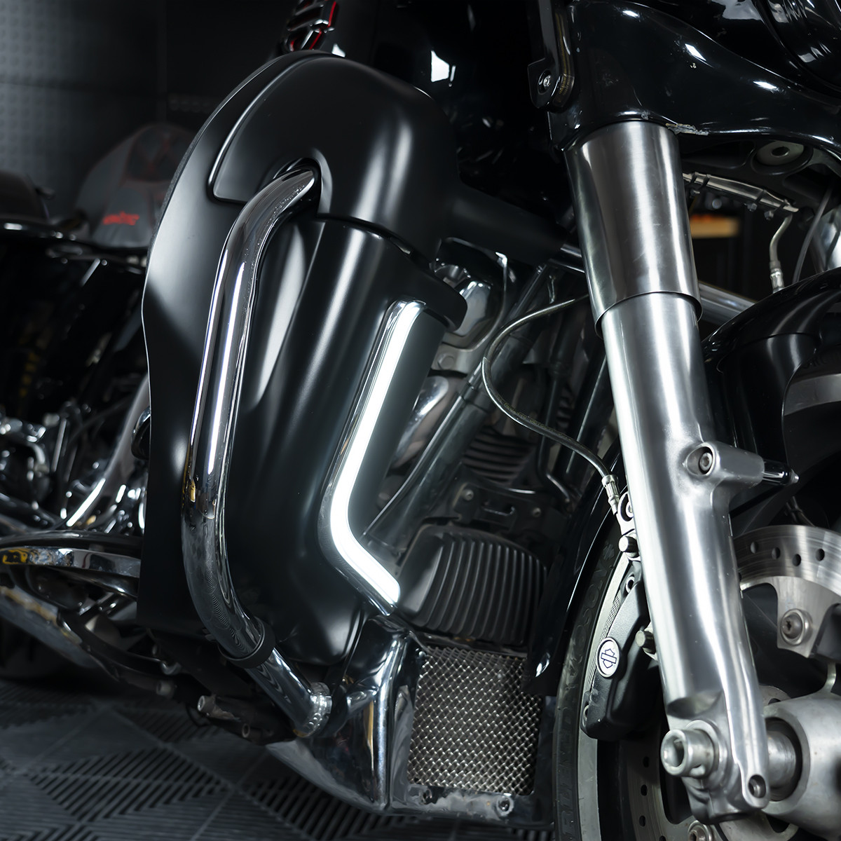 Hogworks Hogworkz® Lumipro Lower Vented Fairing Leds for Harley® Touring '96-'13 | Chrome