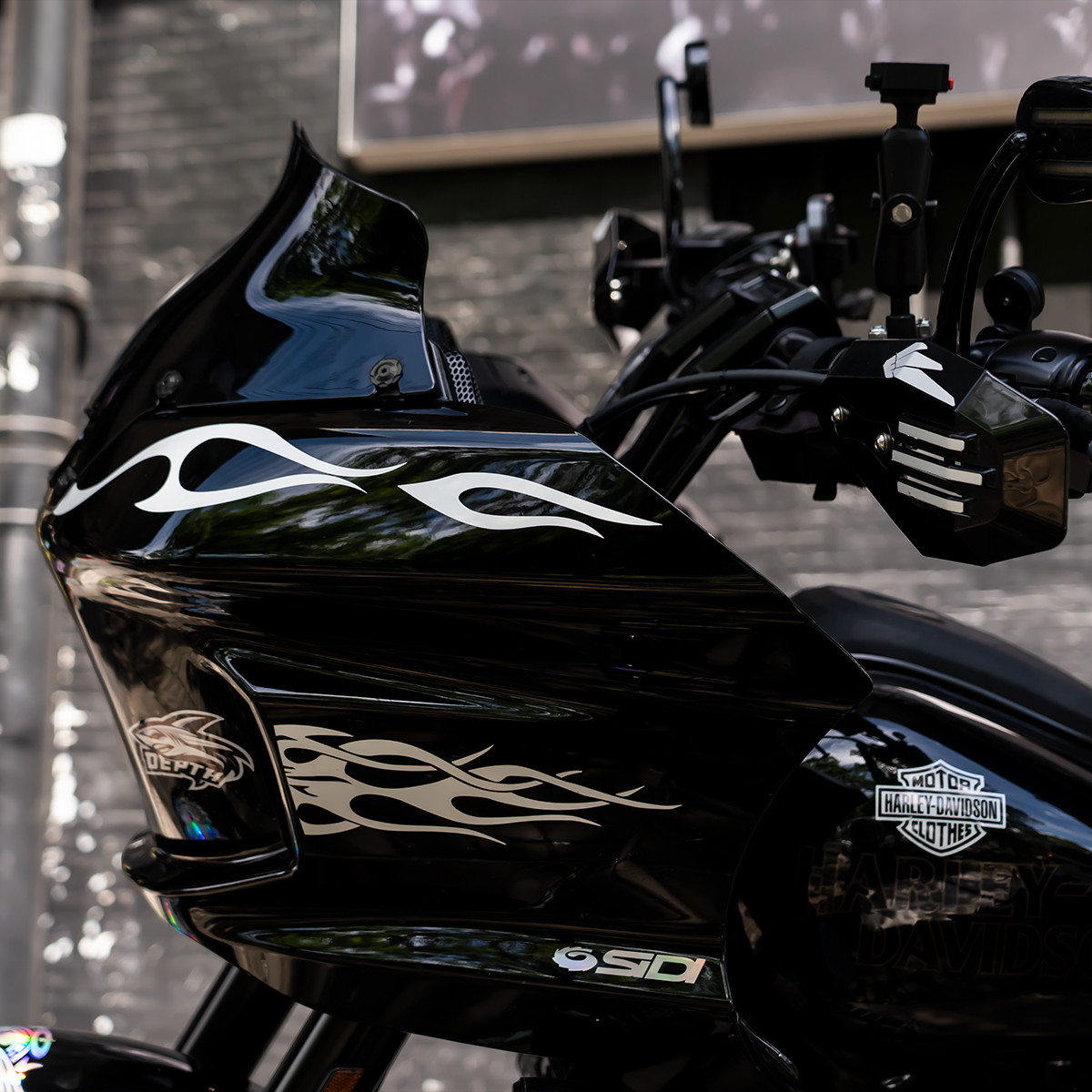 Hogworks Hogworkz® Flowz 6" Windshield for Harley® Low Rider ST '22-'25 | Dark Smoke