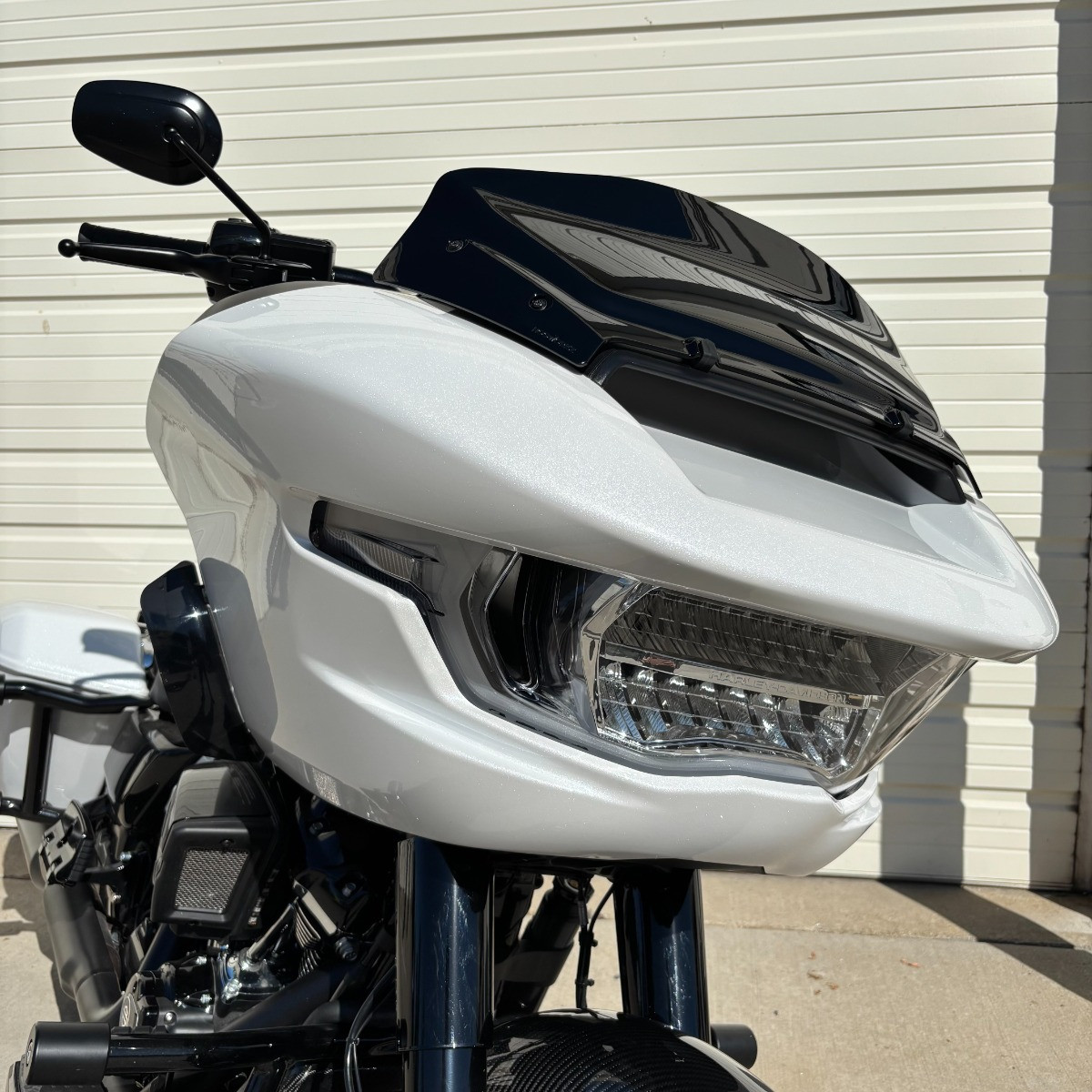 Hogworks Hogworkz® Flowz 9" Windshield for Harley® Road Glide '23.5-'25 | Dark Smoke