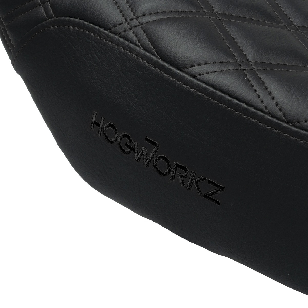 Hogworks Rise Up Seat for Harley® Touring '23.5-'25 (diamond / Black Stitch)
