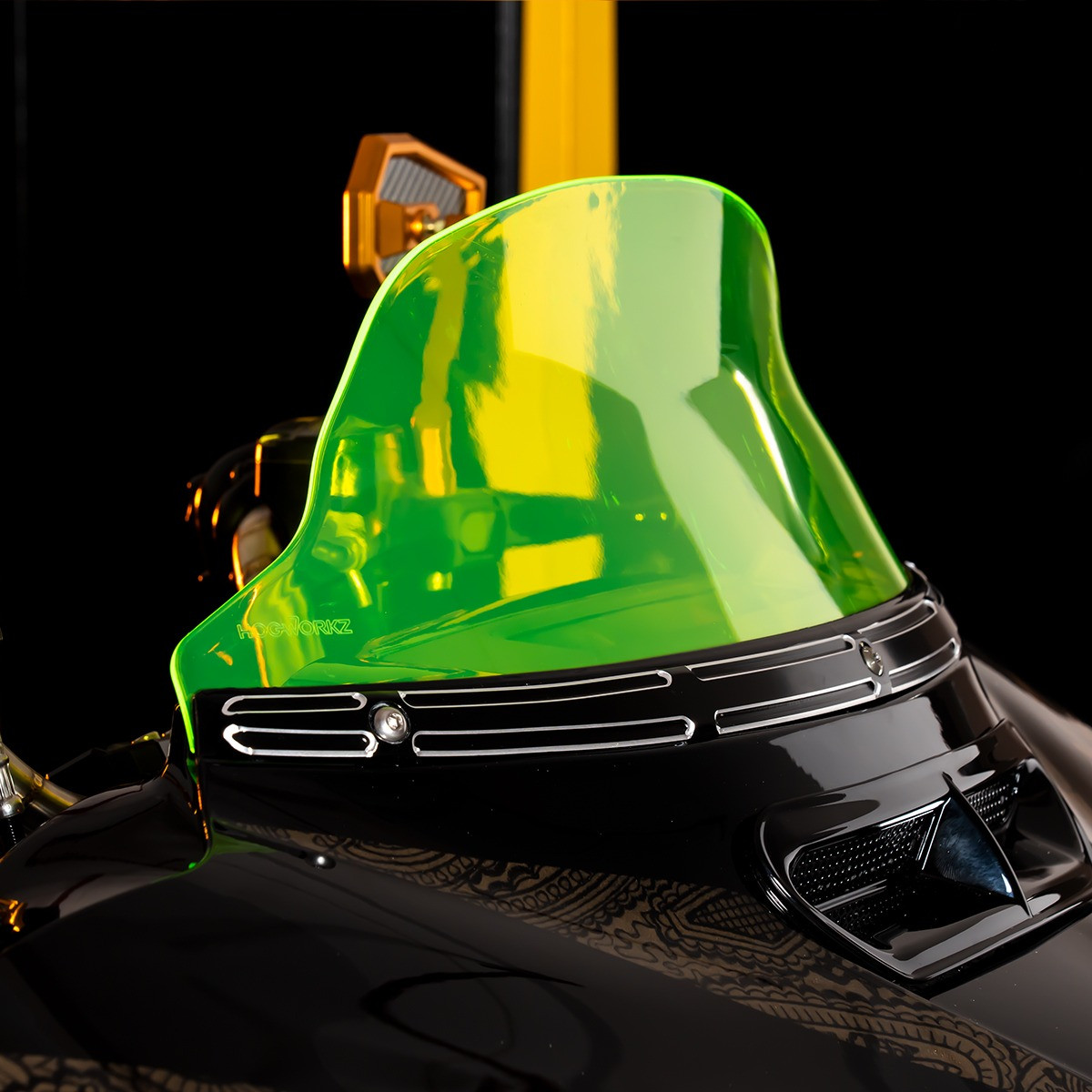 Hogworks Hogworkz® Flowz 7" Windshield for Harley® Touring '14-'25 | Green