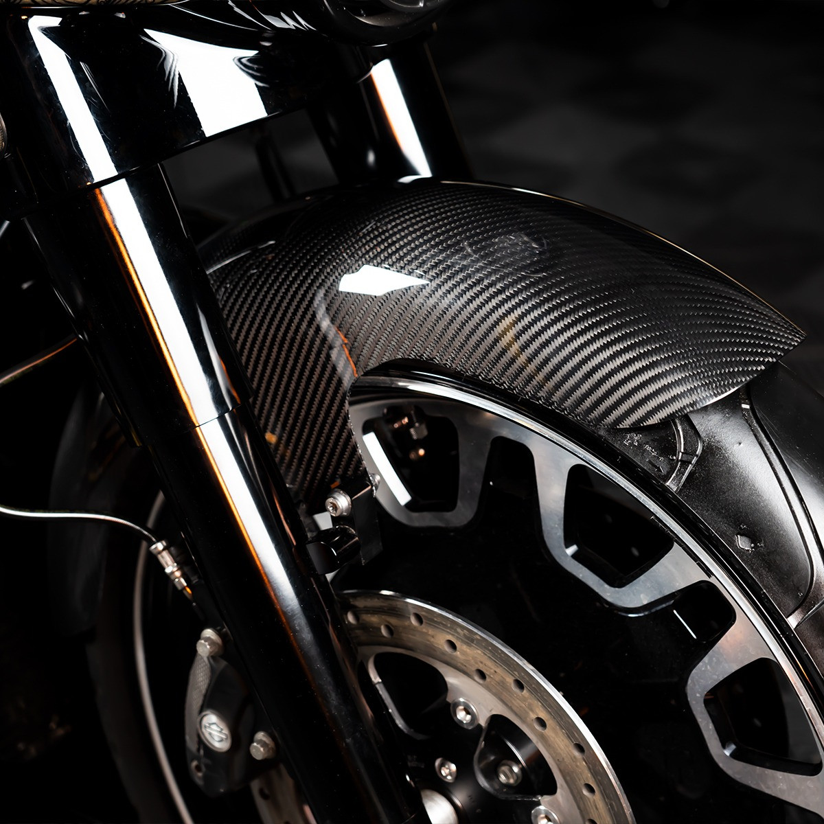 Hogworks Hogworkz® 100% Carbon Fiber Mid-length 19" Front Fender for Harley® Touring '96-'25