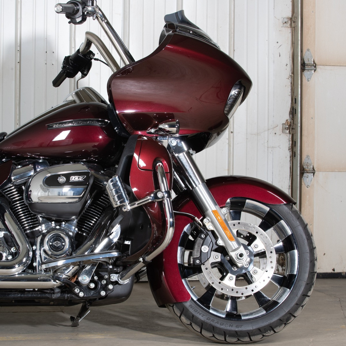 Hogworks 18" Wide Fat Tire Front Fender for Harley® Touring '14-'25