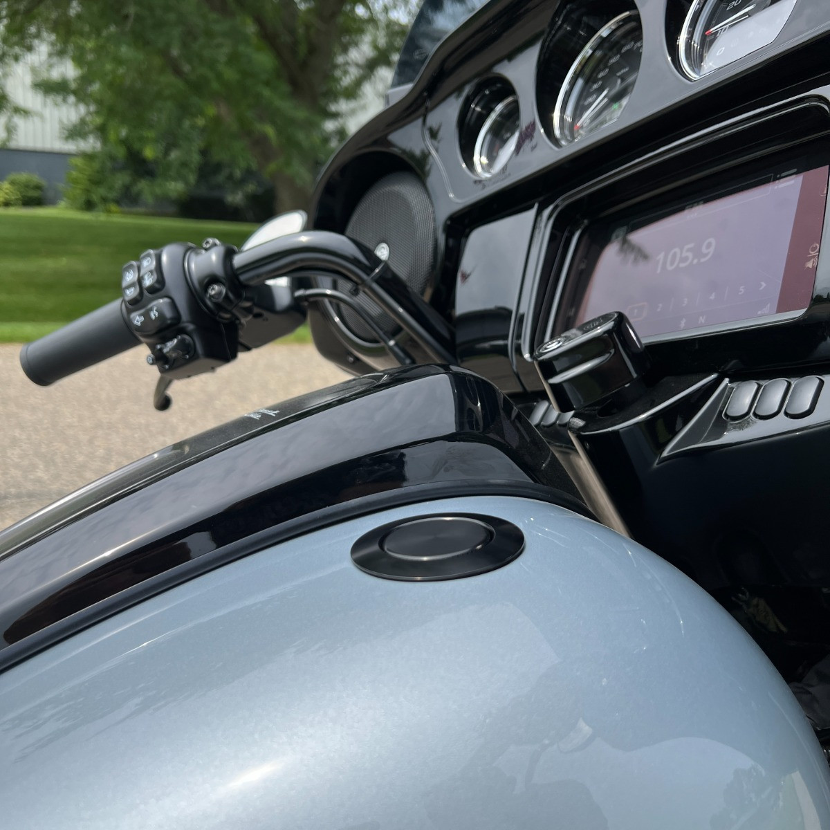 Hogworks Flush Mount Pop-up Gas Cap for Harley-davidson®