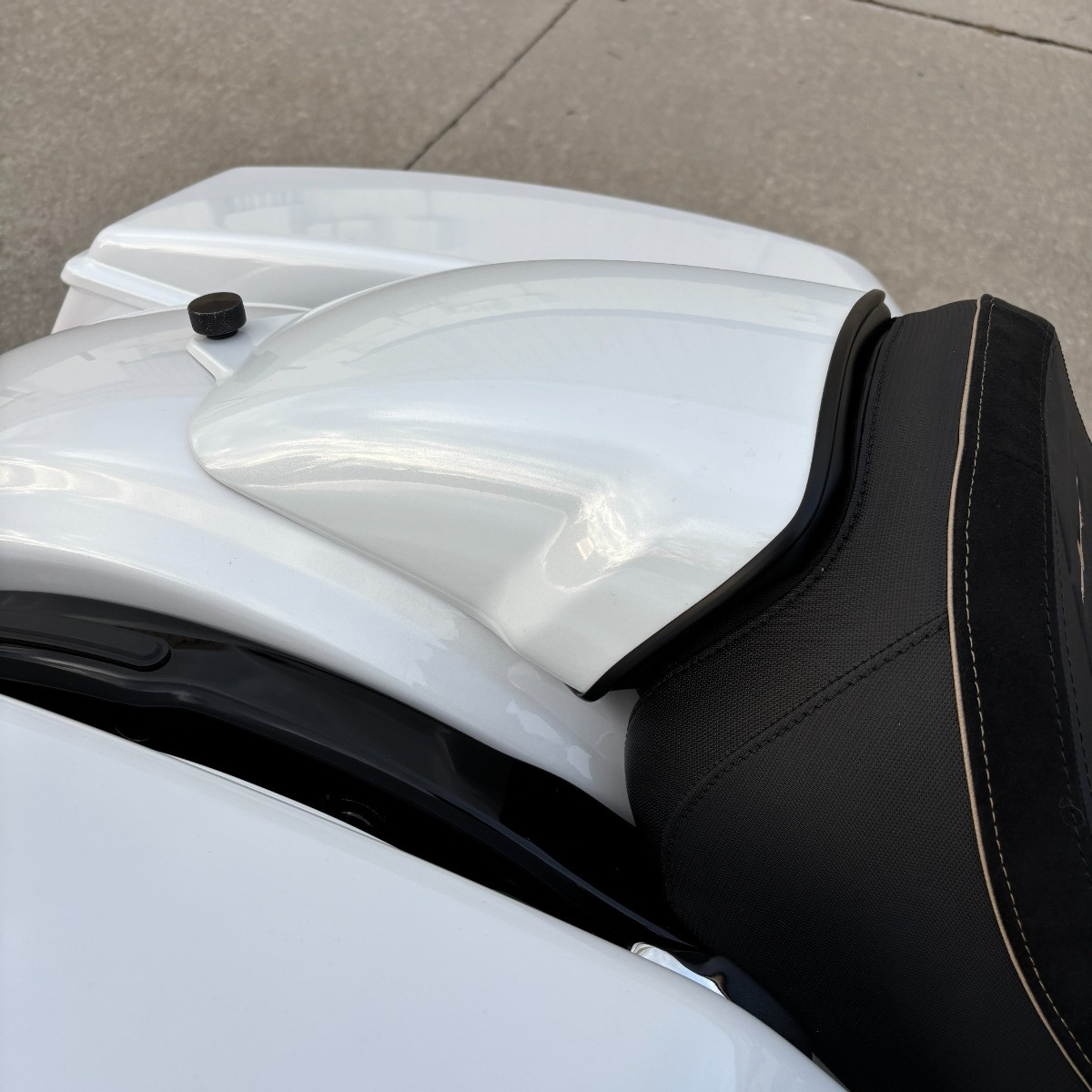 Hogworks Seat Cowl for Harley® Touring '23.5-'25