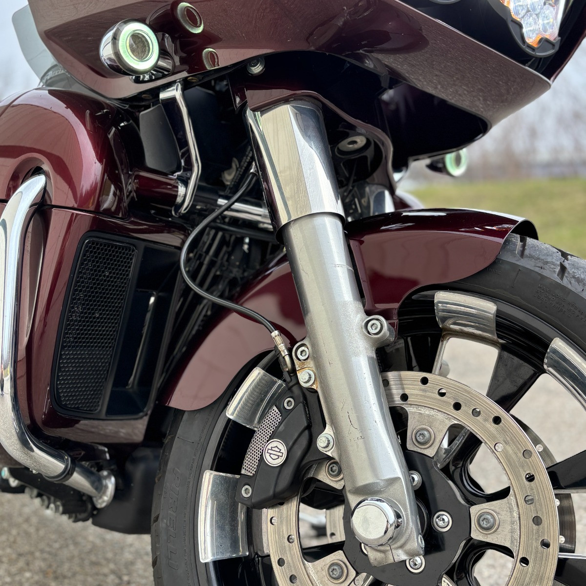 Hogworks 18" Chopped Fat Tire Front Fender for Harley® Touring '96-'25