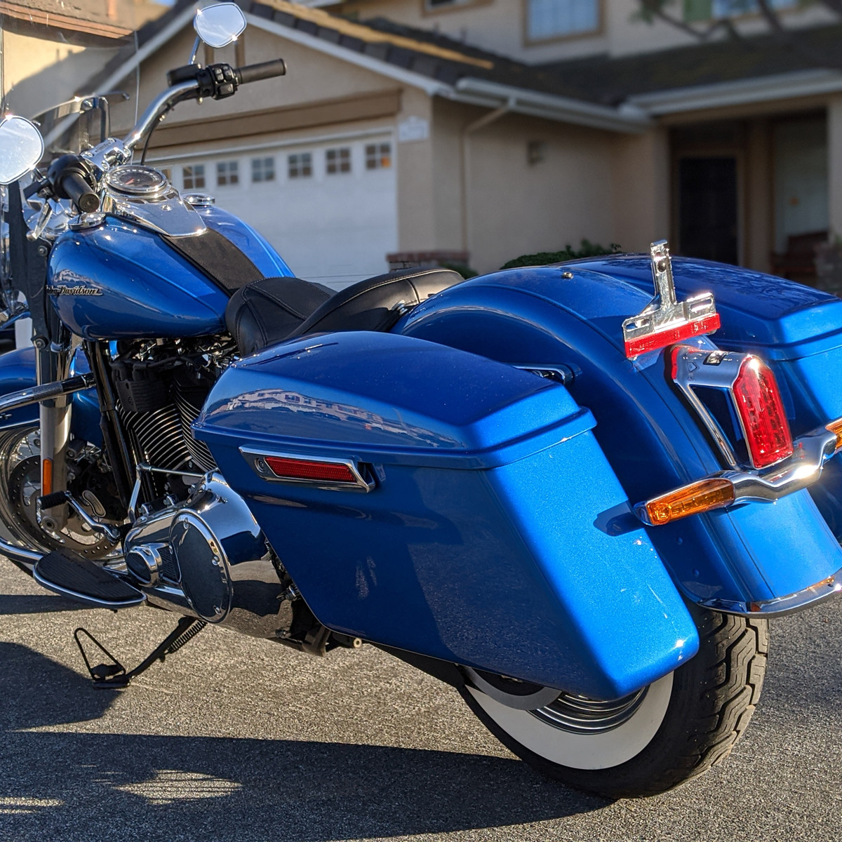 Hogworks Standard Saddlebag Conversion Kit w/ Black Hardware for Harley® Softail '84-'17