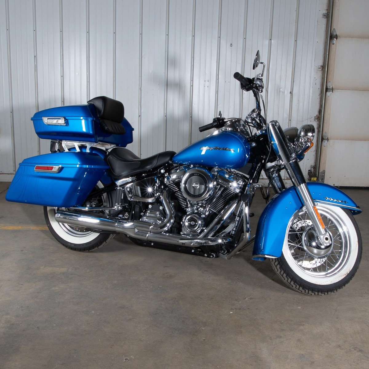 Hogworks Standard Saddlebag Conversion Kit w/ Chrome Hardware for Harley® Softail '18-'25