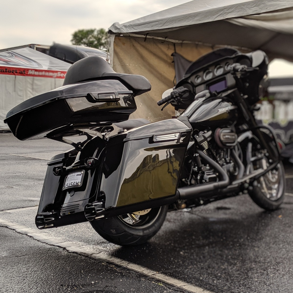 Hogworks Chopped Tour Pack w/ Full Backrest & Black Hardware for Harley® Touring '97-'25