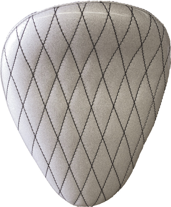 13IN. WHITE METAL FLAKE DIAMOND TUCK SOLO SEAT.