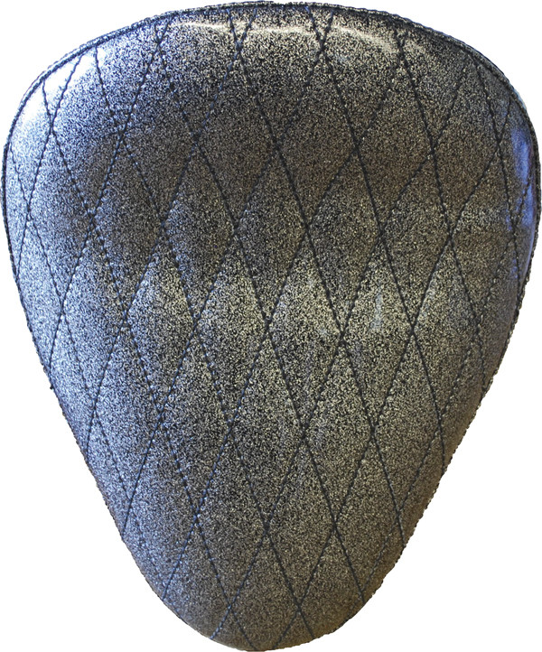13IN. BLACK METAL FLAKE DIAMOND TUCK SOLO SEAT.