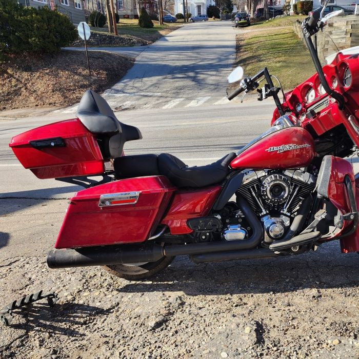 Color Matched King Tour Pack w/ Full Backrest & Black Hardware for Harley® Touring '97-'26