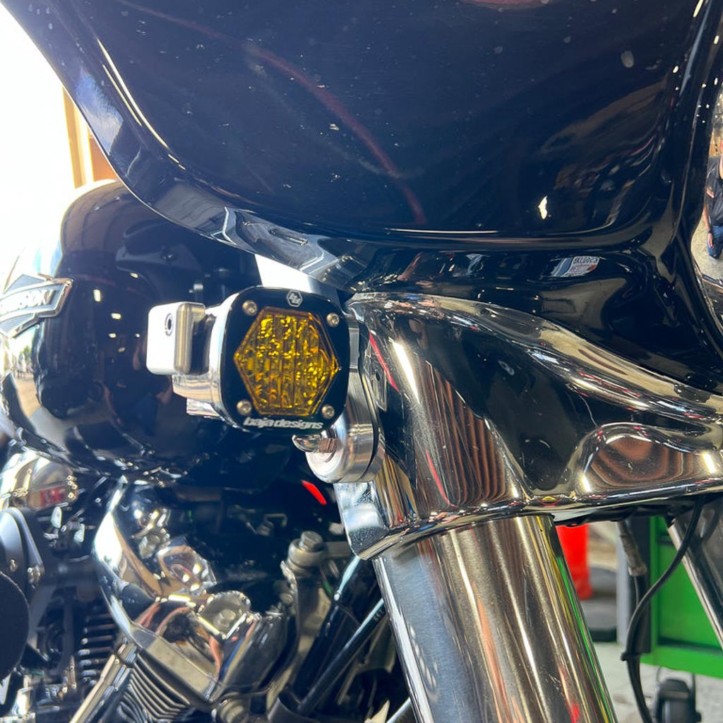 A10 Moto 14-23 Street Glide/Road King Billet Front Turn Signal Kit